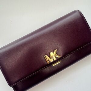 Michael Kors Brown Wallet Classic Leather Design